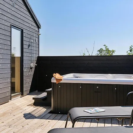 Vakantiehuis Stunning In With Sauna